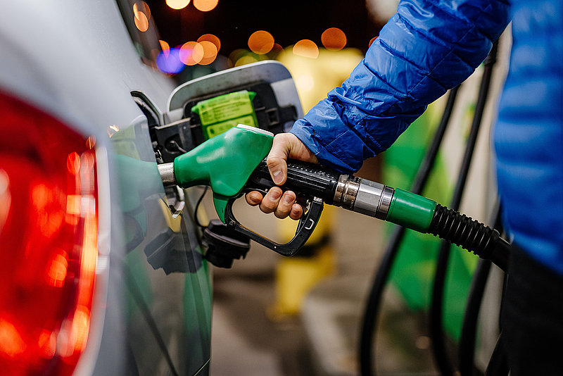 Tankowanie auta nocą