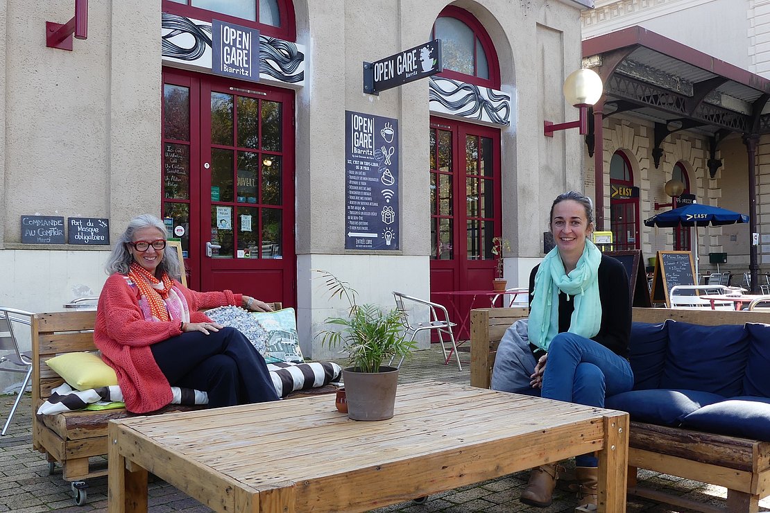 Caroline la créatrice de Pottias (à gauche) et Marie Berrotte la cofondatrice de l'Open Gare de Biarritz.