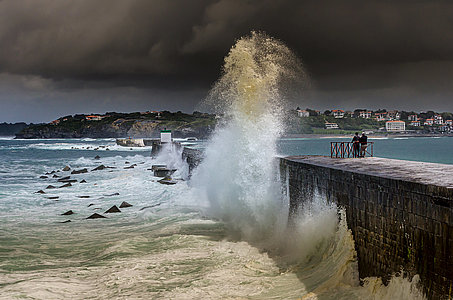 Vague à Saint-Jean-de-Luz